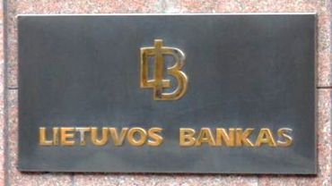 В Литве политик потребовал снижения банковских сборов за операции клиентов



