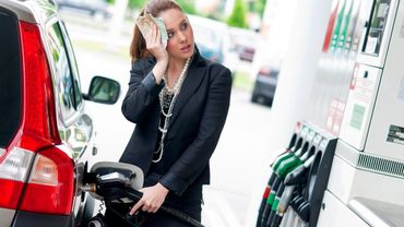Цена на бензин снова приближается к 5 литам