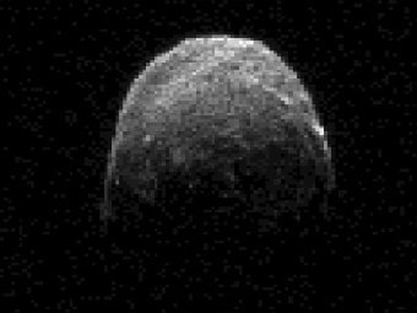 Астрономы проследили за промахнувшимся мимо Земли астероидом
                                                                                        