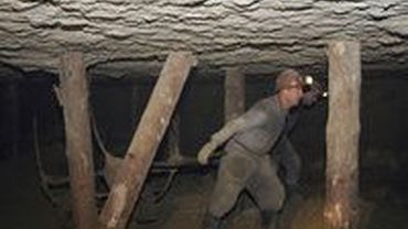 Чилийским шахтерам придется «заслужить» спасение