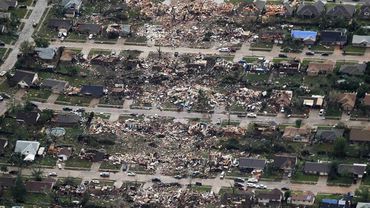 Торнадо в Оклахоме сравнили с атомной бомбой в Хиросиме: стихия оказалась намного мощнее (ВИДЕО)