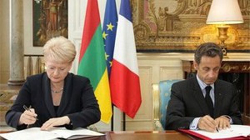 Во Франции литовский флаг повесили «вверх ногами»