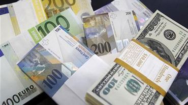 Доллар побеждает евро, ЕС концентрирует риски