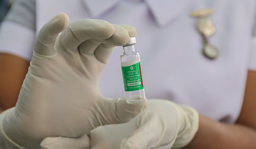 Литва получила первую партию вакцины AstraZeneca из 12 тыс. доз