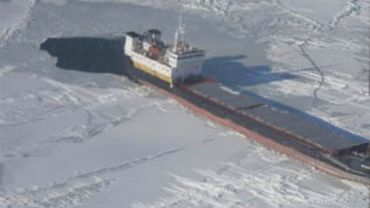В скованном льдами Азовском море суда терпят массовое бедствие