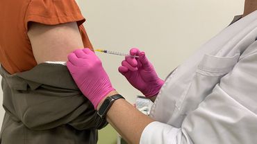 В поликлиниках - наплыв пациентов: бесплатных вакцин от гриппа не осталось