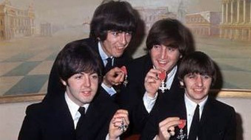 The Beatles побили рекорд Майкла Джексона