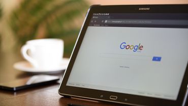 ЛКРТ призвала "Google" удалить приложения, через которые можно смотреть запрещенные телеканалы