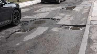 В Висагинасе начался ямочный ремонт дорог