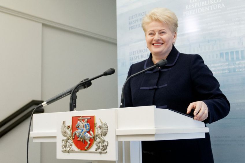 Скоро президент Литвы станет получать полную зарплату
