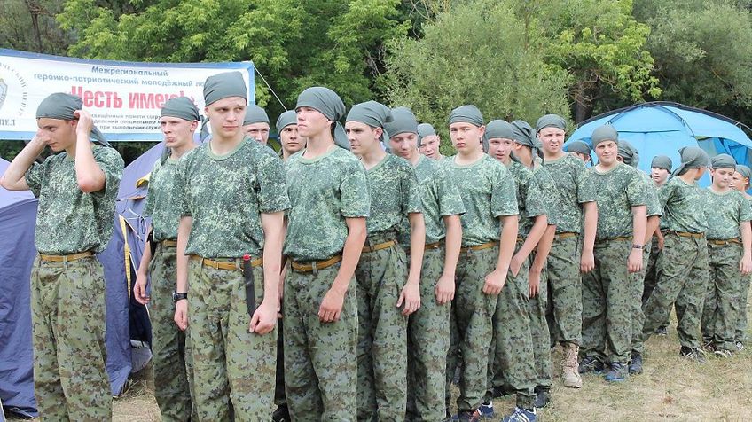 Парламент Латвии утвердил запрет на участие детей и молодежи в военных лагерях в России
