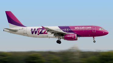 „Wizz Air“ laikinai nutraukia visus skrydžius Ukrainoje