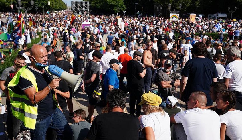 Более 300 человек задержаны в ходе беспорядков в Берлине