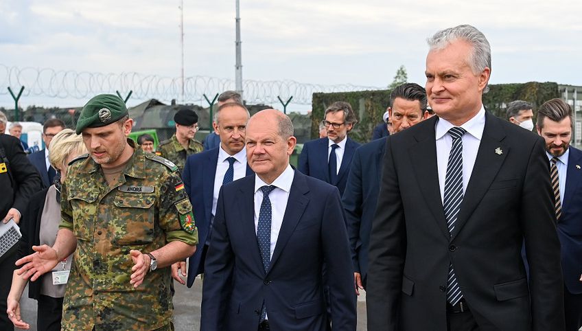 Президент и канцлер Германии обнародовали коммюнике об увеличении в Литве численности военных сил Германии