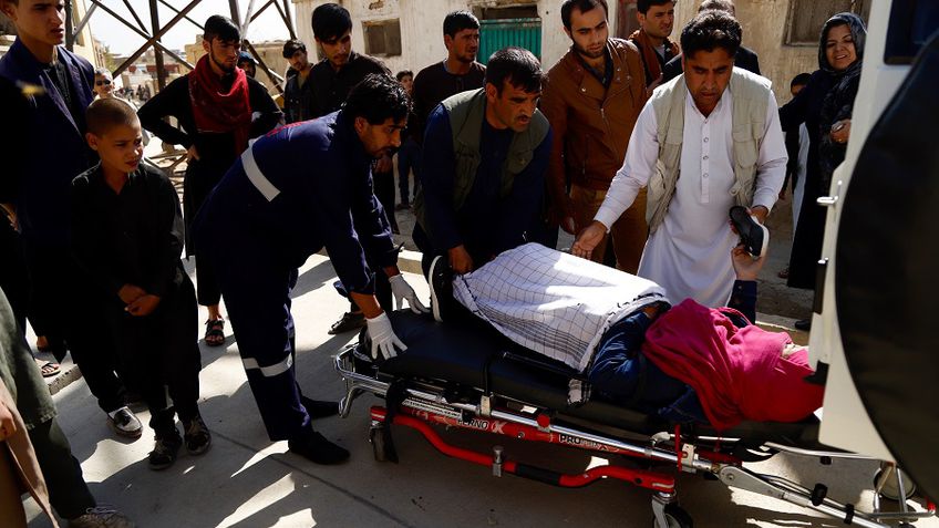 Chaotiškus Afganistano rinkimus sudrebino keli sprogimai, yra aukų
