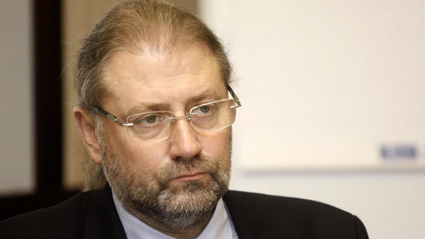 Teismas: Panevėžio meras R.M.Račkauskas lieka nušalintas nuo pareigų