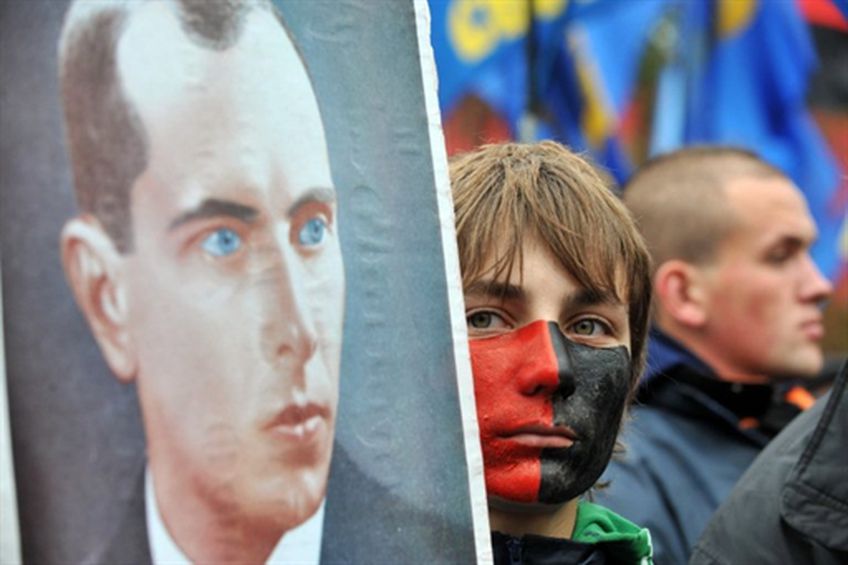 Степана Бандеру лишили звания героя Украины