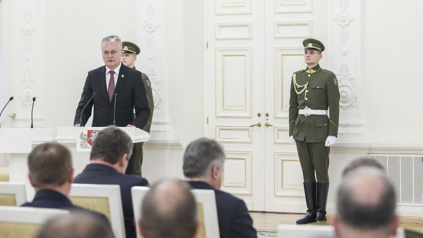 Prezidentas suteikė karinius laipsnius V. Rupšiui ir G. Zenkevičiui