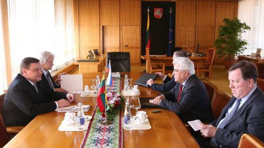 В.Чхиквадзе: Россия заинтересована развивать отношения с Литвой, но интерес должен быть взаимным