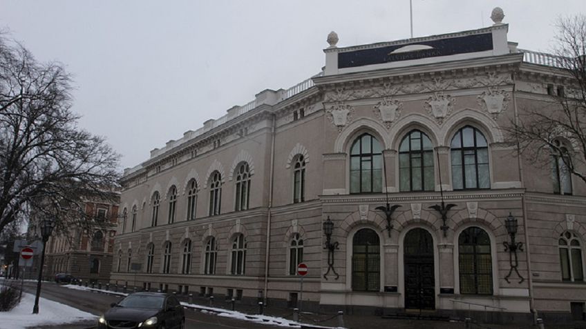 Скандал вокруг коррупции в Банке Латвии превращается в политический кризис