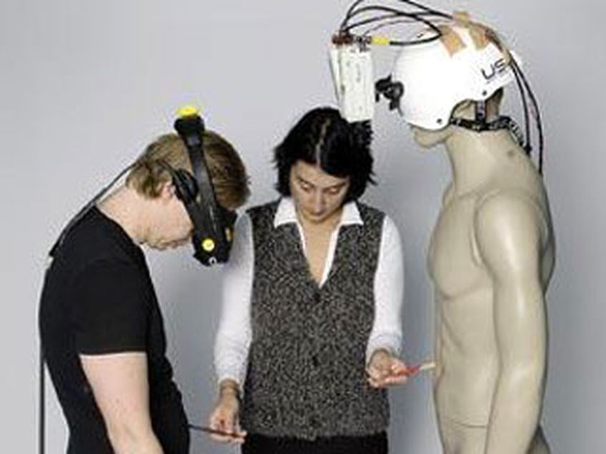 Шведские ученые изобрели прибор, помогающий обменяться телами