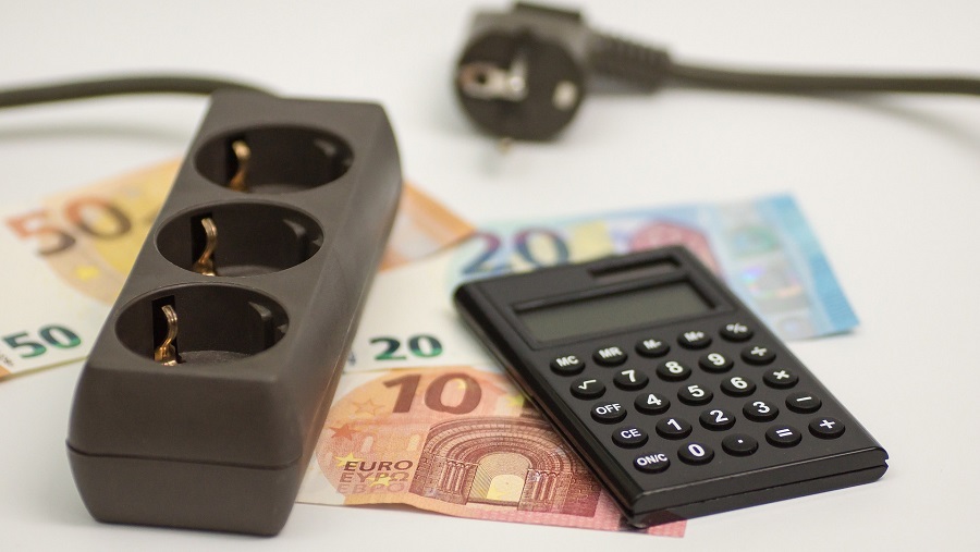 Исследование: 71% жителей Литвы экономит электроэнергию, потребляя ...
