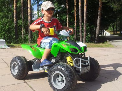 Проведи лето с детским электромобилем! - В Висагинасе