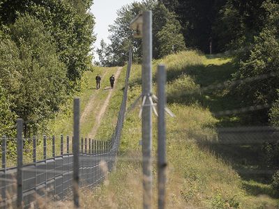 Сотрудники СОГГ в Литву из Беларуси не впустили 93 мигрантов - Происшествия и криминал