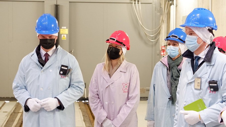 Комиссия по энергетике и гармоничному развитию посетила ИАЭС - В Висагинасе