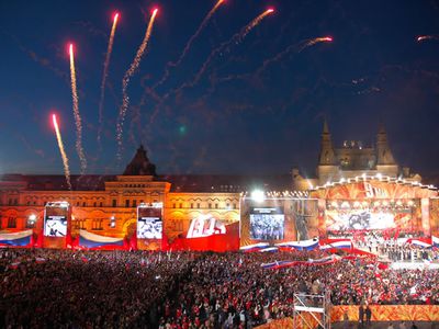 Литовцы считают, что президенту следует поехать в Москву на День победы - Литва и страны Балтии