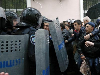 Одесса: сепаратисты отбили у милиции задержанных - В Мире