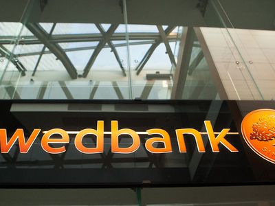 Акции &quot;Swedbank&quot; за два дня подешевели на 20 проц - Экономика и бизнес