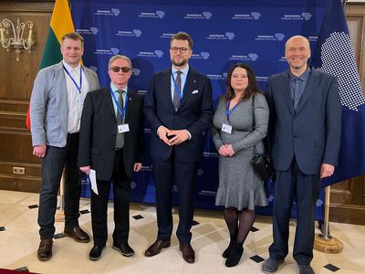 Демократы Висагинаса: о партийном съезде и открытых дверях (фотогалерея) - В Висагинасе