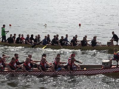 Гонки на лодках-драконах вновь в Висагинасе (видео) - В Висагинасе