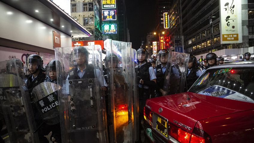 Honkongo policija po susirėmimo su protestuotojais sulaikė penkis asmenis