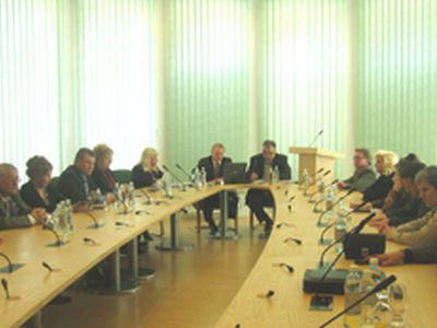 Горячая новость: Совет принял решение по вопросу увольнения вице-мэра - В Висагинасе