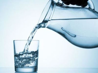 Глоток воды поможет думать быстрее - Наука и здоровье