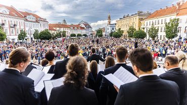 Valstybės dieną simboliškai susitiko Vincas Kudirka ir Mikalojus Konstantinas Čiurlionis