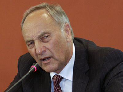 Президент Латвии готов покинуть пост из-за статуса русского языка
                                                                                    - Литва и страны Балтии