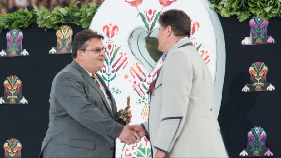 Užsienio reikalų ministras įteikė „Aukso paukštės“ apdovanojimą geriausiam užsienio lietuvių mėgėjų meno kolektyvui - Kultūros ir sporto renginiai