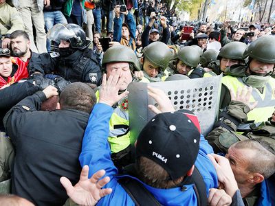 В центр Киева стянуты три тысячи полицейских - В Мире