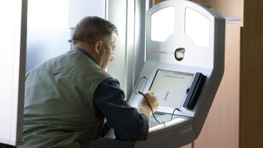 В Литве разрешили вписывать национальность в паспорт - Литва и страны Балтии