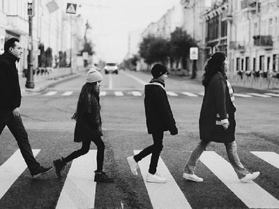 Исследование: только 2 из 10 родителей задумываются о безопасности детей на дороге - Литва и страны Балтии