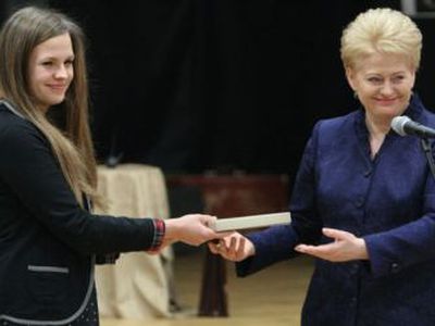 Даля Грибаускайте школьникам: способы, которыми пытаются поработить Литву, обманчивы

 - Литва и страны Балтии