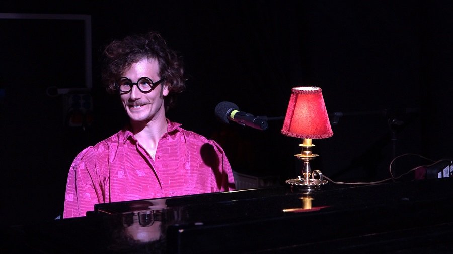 Новый цирк в Висагинасе - "А что здесь вообще происходит?" (видео) - В Висагинасе