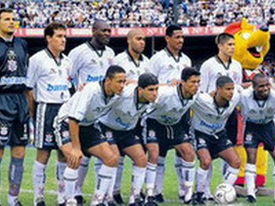 Пожар на поле омрачил победу клуба Роналдо - Культурные и спортивные мероприятия