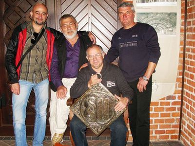 Перед Новым годом калининградцы выстраиваются в очередь к древнему амулету от пьянства - Хобби, отдых и развлечения