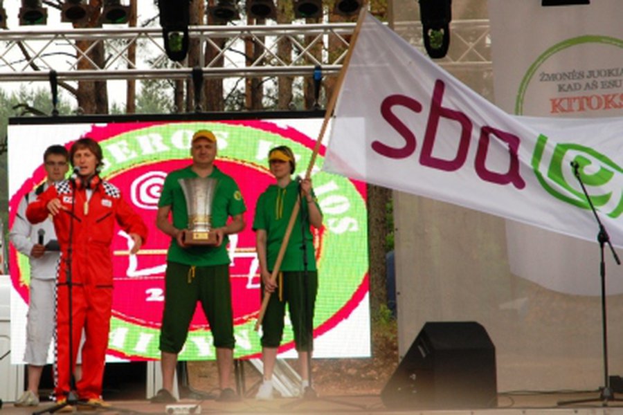 Главный кубок Спортивного праздника достался висагинским мебельщикам!                                 - В Висагинасе