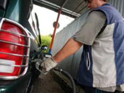 Власти Литвы вмешаются в ситуацию с ростом цен на топливо - Литва и страны Балтии