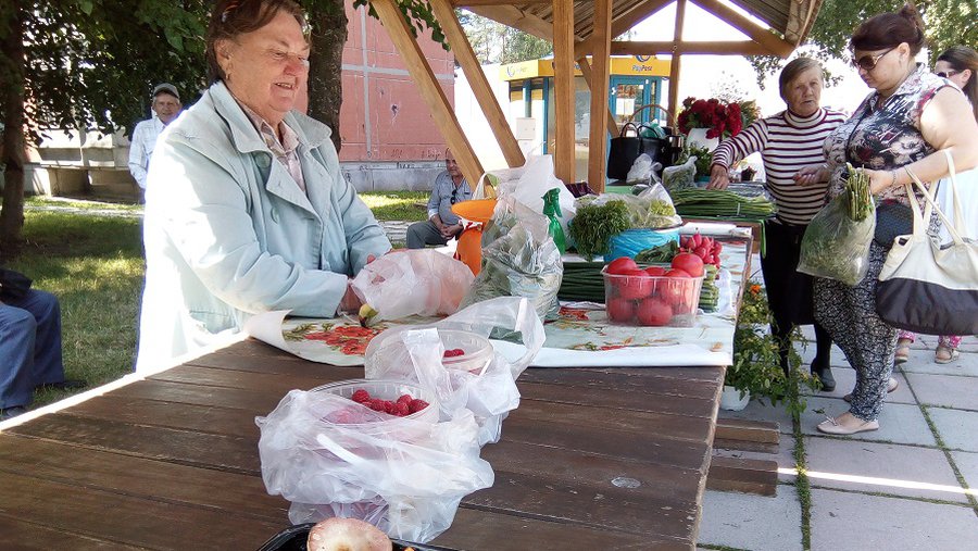 Торговцы довольны прилавками, но мечтают о большем количестве покупателей - В Висагинасе